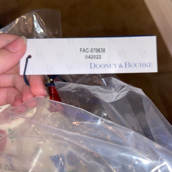 Disney's Snow White 85th Anniversary Dooney & Bourke Crossbody Purse - Picture 5 of 6